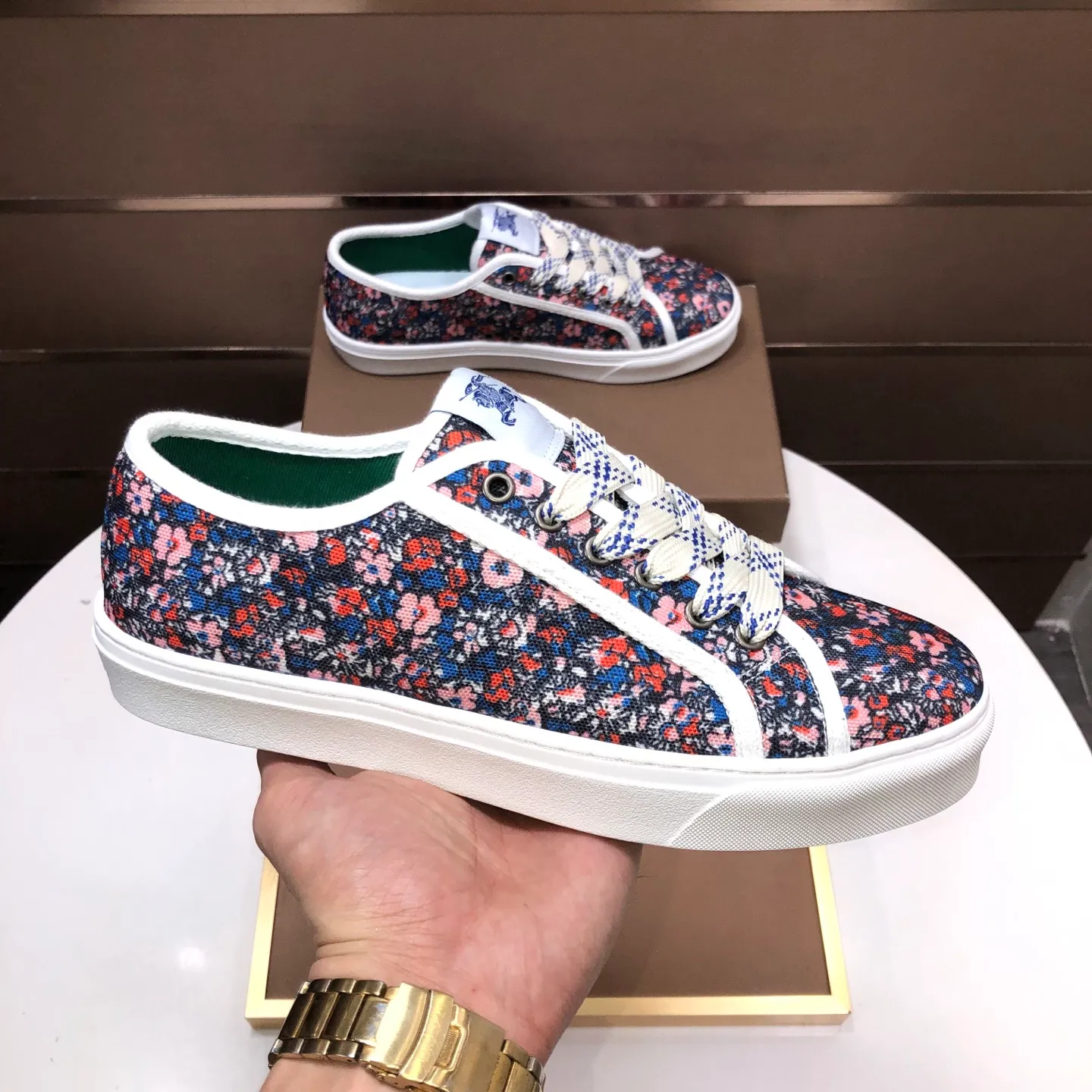 Men's shoes💰460💰【Burberry】Classic low-top sneakers｜Imported cowhide with classic plaid fabric｜Sheepskin lining｜Original outsole｜Fine workmanship and comfortable to wear Size: 38-44 (customized at 45)